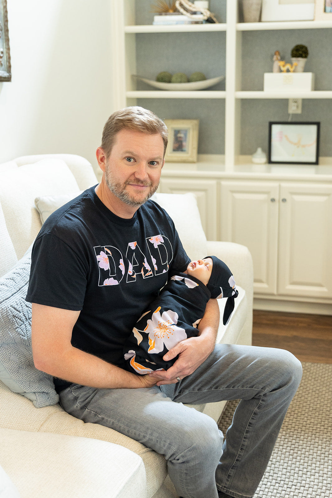 Willow Robe & Newborn Swaddle Blanket Set & Dad T-Shirt (2XL/3XL only)