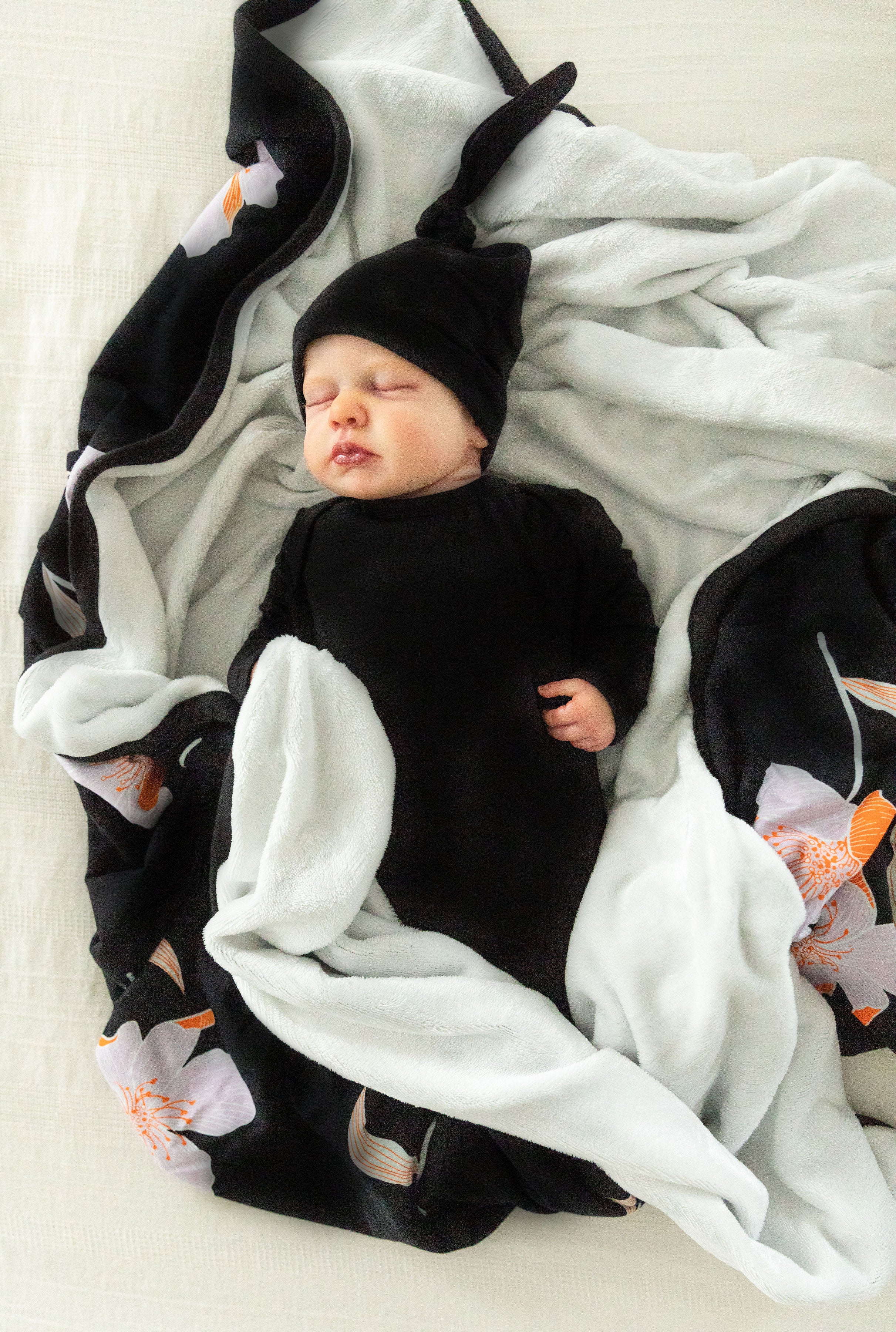 Black Knotted Gown Newborn Hat Set Baby Be Mine