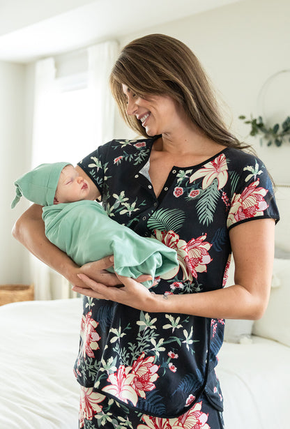 Elise Pajamas & Sage Newborn Swaddle Blanket Set
