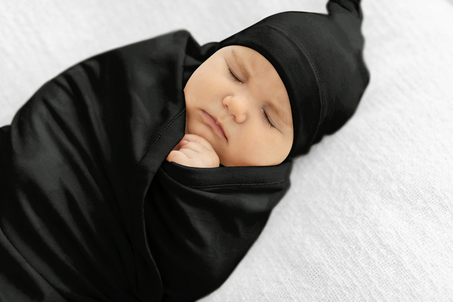 Isla Robe & Black Newborn Swaddle Blanket Set