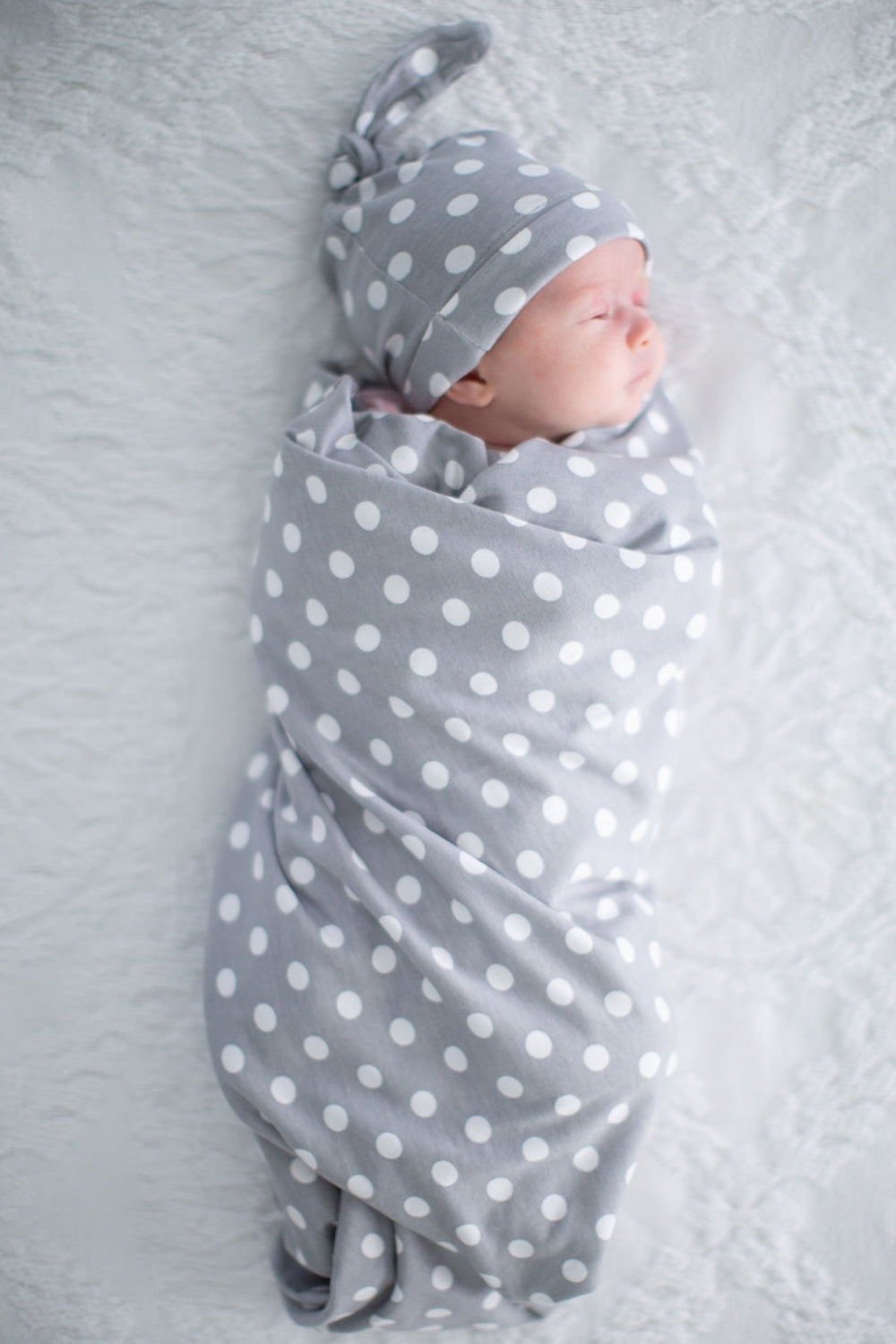 Lisa Swaddle Blanket & Newborn Hat Set